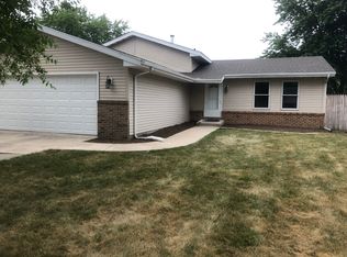 1162 S Ridge St, Crown Point, IN 46307