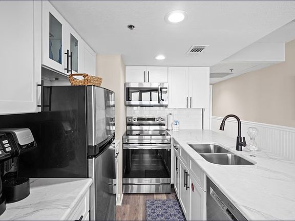 5th image of 9850 Thomas Dr #1011W
