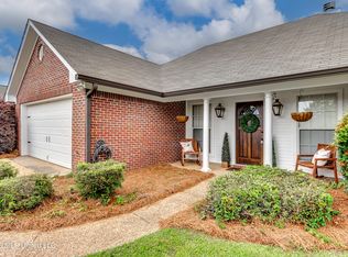317 Greensboro Dr, Brandon, MS 39047