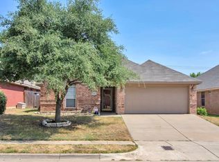 8725 San Joaquin Trl, Fort Worth, TX 76118
