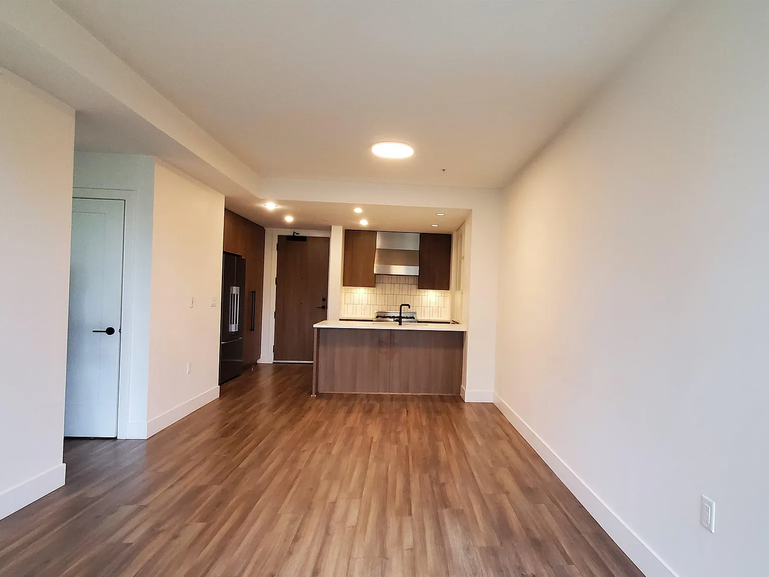 2 bed, 836 sqft, $2,900 — Photo 4