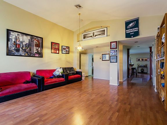 3rd image of 10358 W Ashbrook Pl