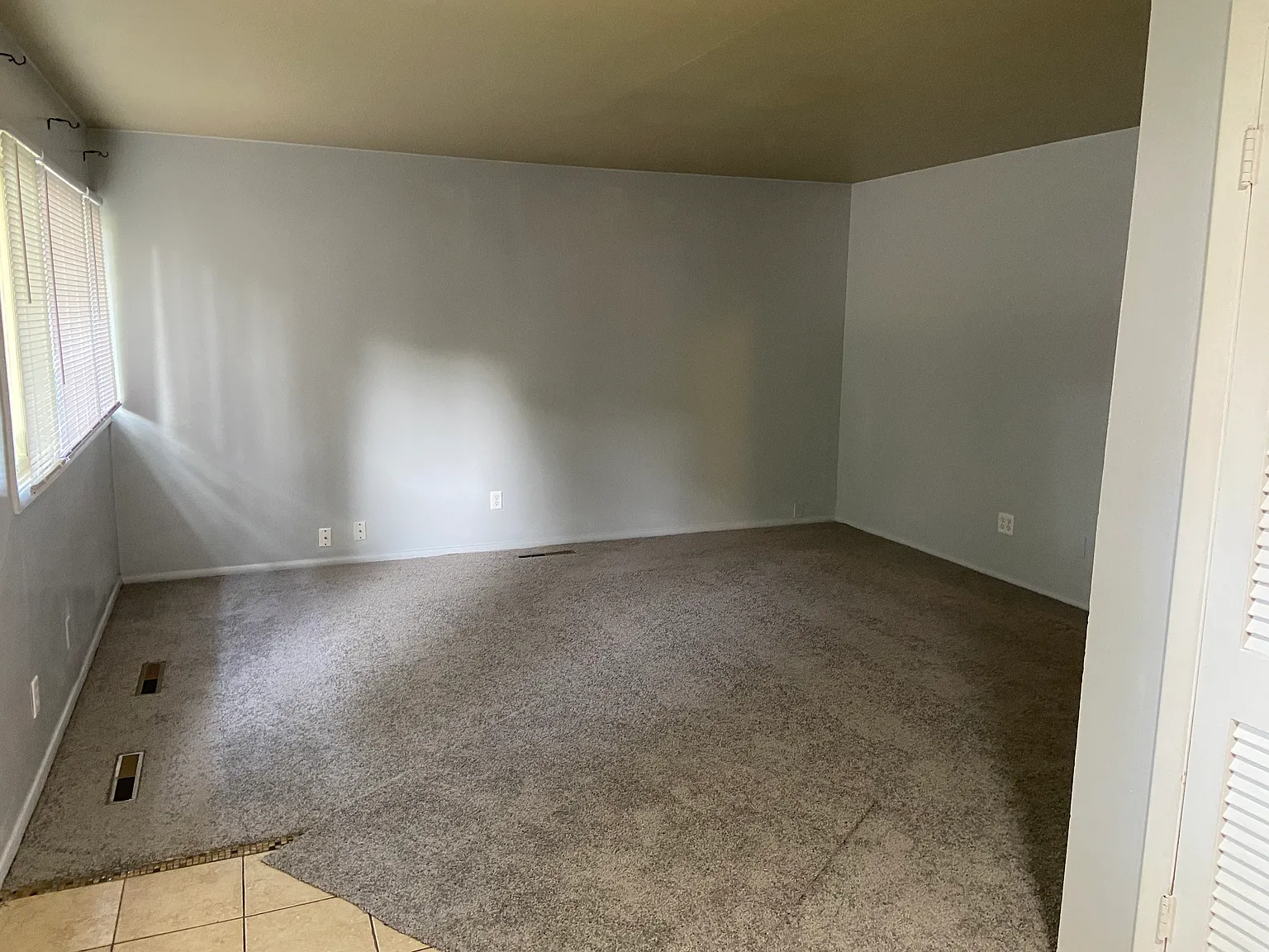 3 bed, 1.5 bath, 1020 sqft, $1,300 — Photo 2