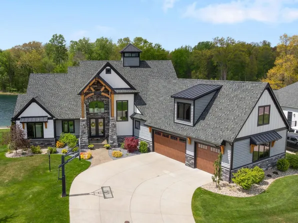 18455 Forest Glade Dr, South Bend, IN 46637