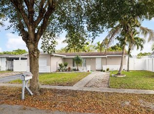 9431 NW 23rd St, Hollywood, FL 33024
