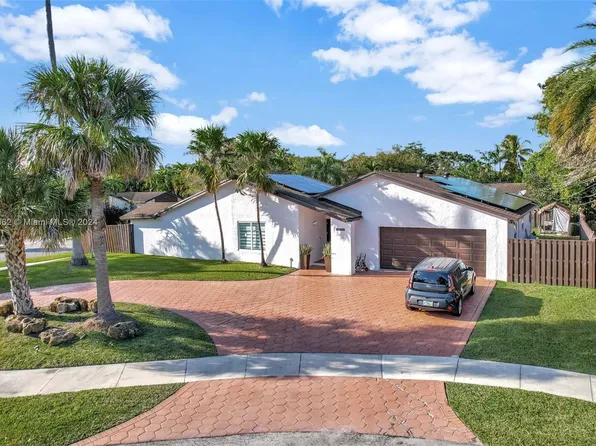 13621 SW 109th St, Miami, FL 33186