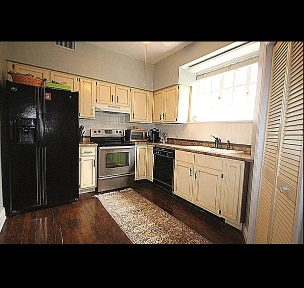 3055 Kingston Pike #3 — Photo 5