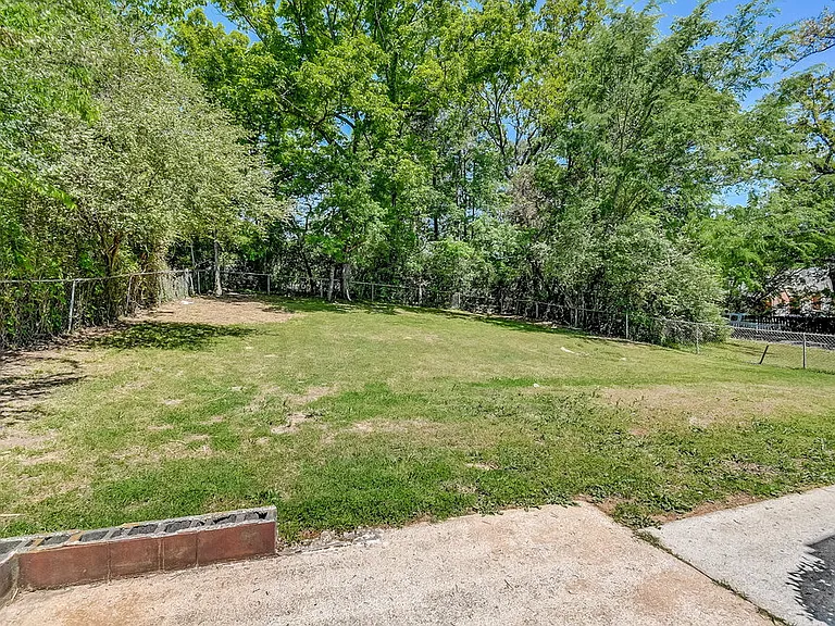 1760 Sonia Dr — Photo 21