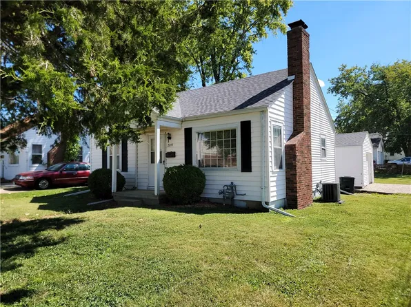 2195 W Center St, Decatur, IL 62526