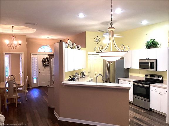 5th image of 2028 Ashley Oaks Cir