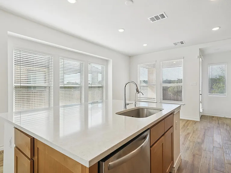 10833 Coppola — Photo 13