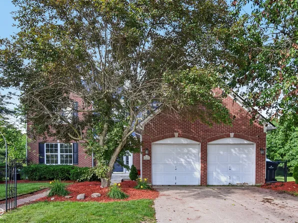5422 Wakefield Dr S, Greenwood, IN 46142