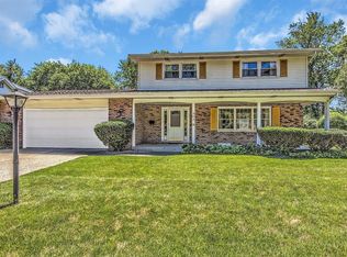 307 E Elizabeth Dr, Crown Point, IN 46307