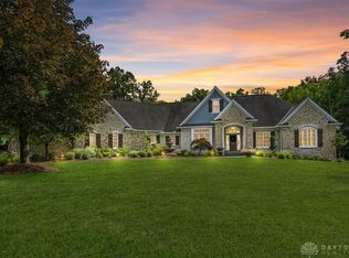 895 Sanctuary Ln, Maineville, OH 45039
