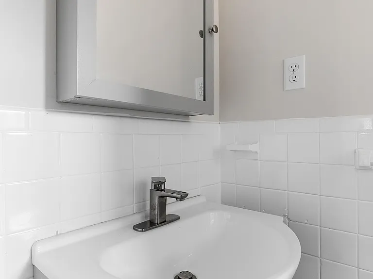 6817 Montauk Dr — Photo 10