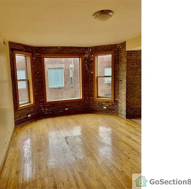 1st image of 7550 S Essex Ave APT 3B