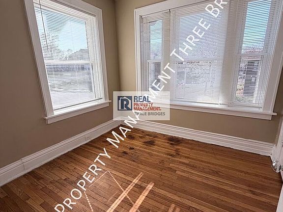 5th image of 900 Eastgate Ave APT 2