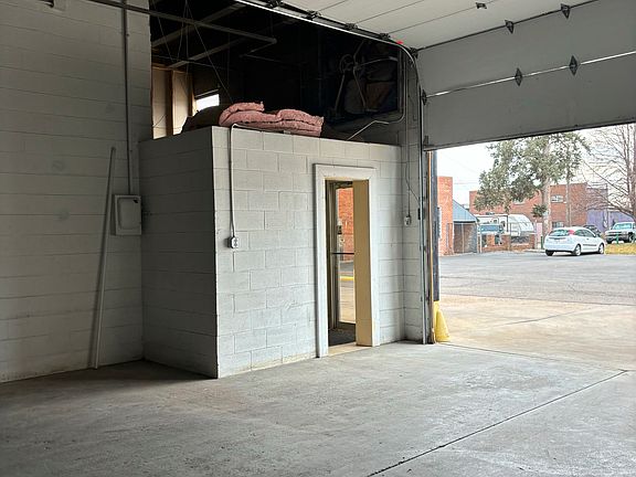 3rd image of 812 11th St Suite 2