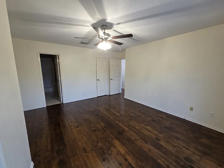 5839 Lake Point Dr — Photo 17