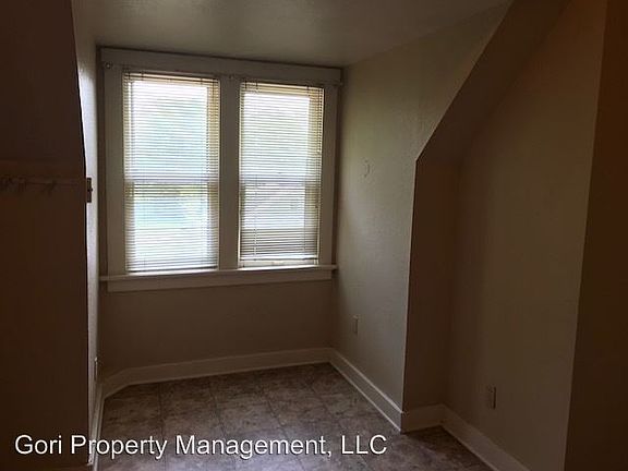 4th image of 420 E Vandalia St APT C1