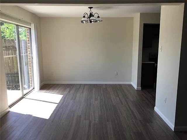 50 Carriage Ln #D — Photo 4