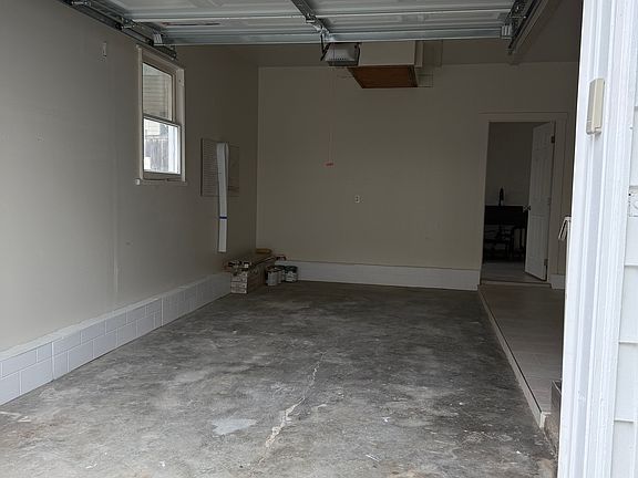 4th image of 3301 NE 42nd Pl