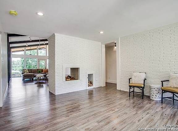 4th image of 1036 Ivy Ln