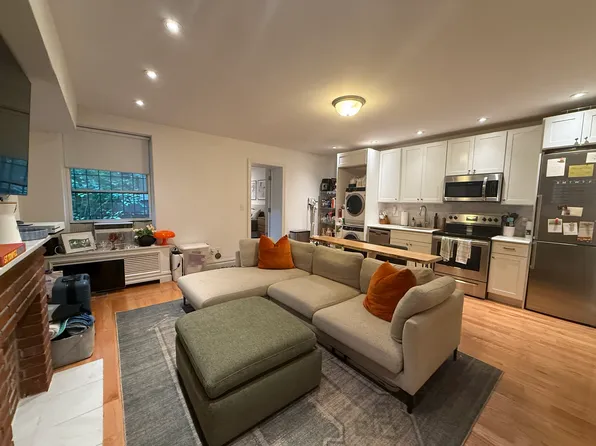 149 East 61st Street image 1 of 9