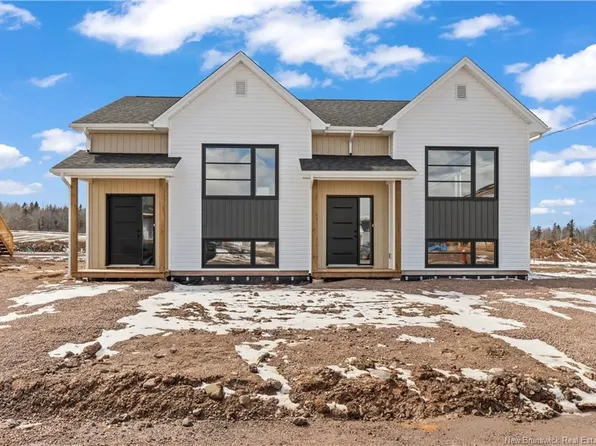 302 Maccoun St, Moncton, NB E1K 0A1