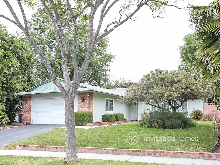 293 Aristotle St — Photo 2