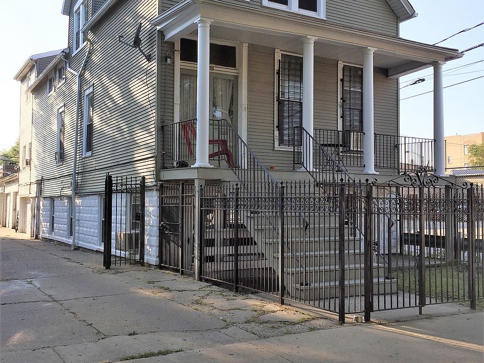 1st image of 1940 N Sawyer Ave #2