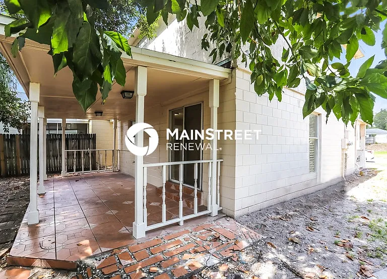 1631 Callie Ct — Photo 16
