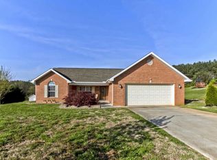 813 Amburn Meadows Ln, Maryville, TN 37801