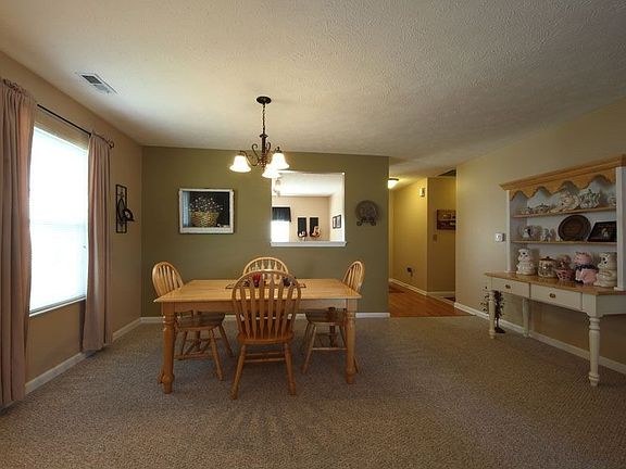 3rd image of 5831 Wooden Branch Dr