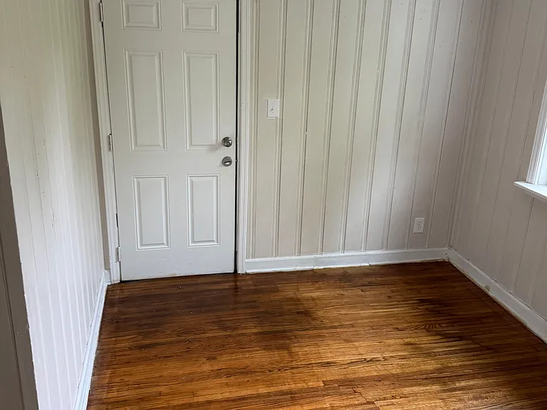 1613 Charles St — Photo 14