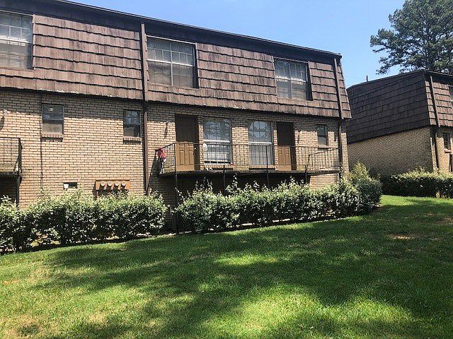 1st image of 50 Chateau Dr SE #B03