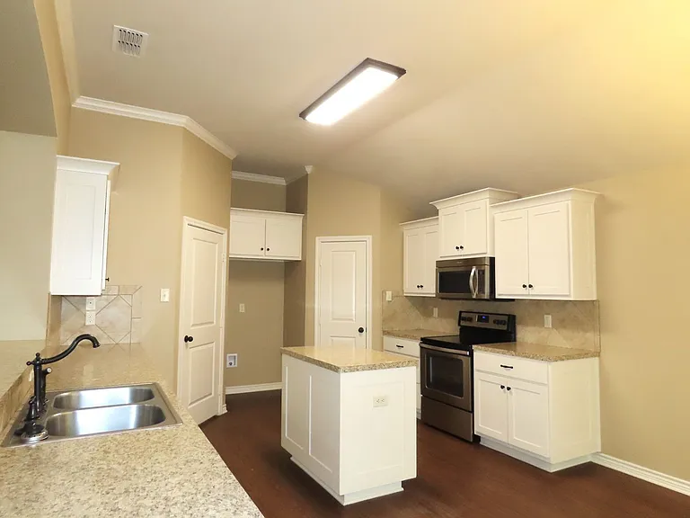 414 Asher — Photo 11