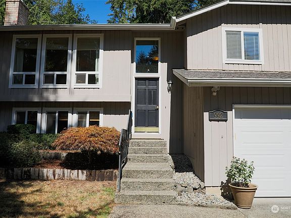 3rd image of 992 NE Melia Lane