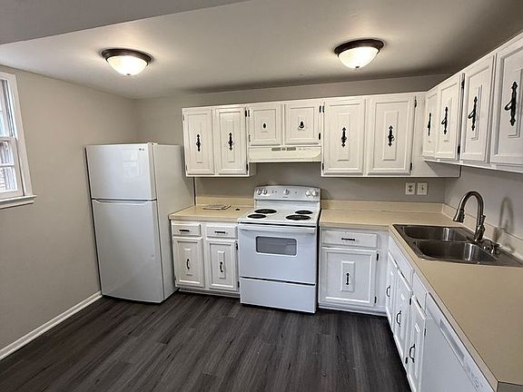 2nd image of 5055 Lakeland Ct
