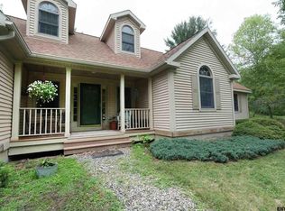 31 McMillen Pl, Delmar, NY 12054