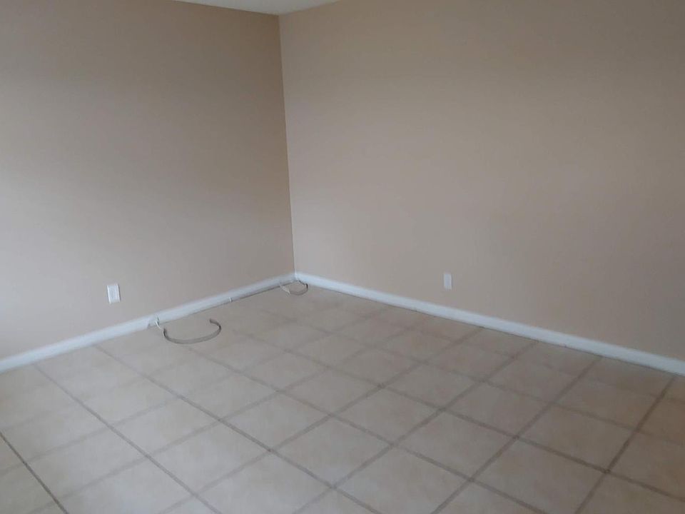 1st image of 720 18th Pl APT 2