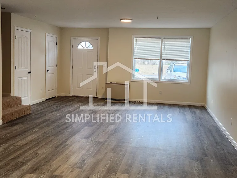 Townsend Ln Townhomes — Photo 12