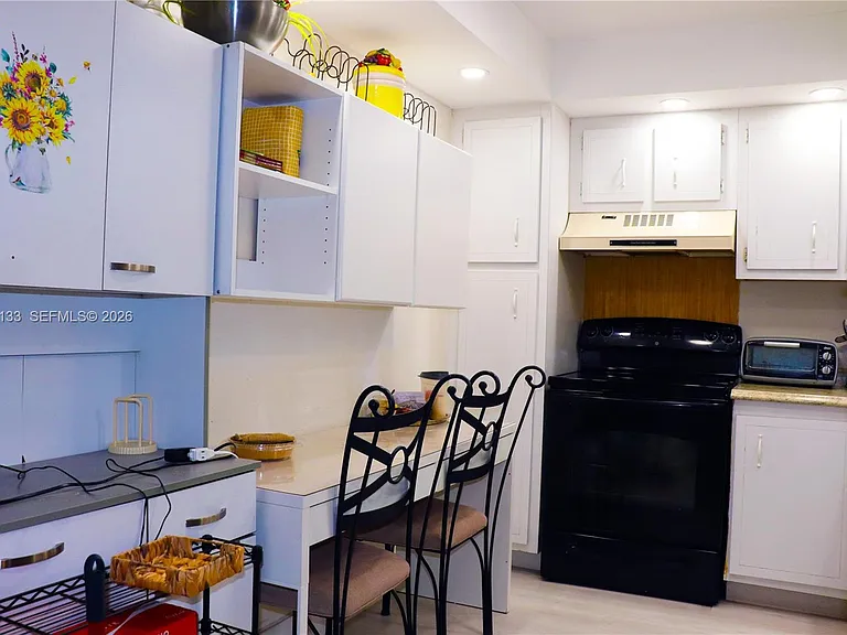 900 Saint Charles Pl #316 — Photo 17