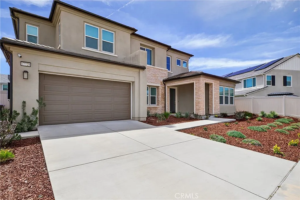 4 bed, 3.5 bath, 3630 sqft, $6,500 — Photo 2