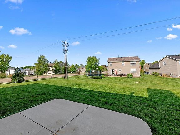 5th image of 803 Country Field Dr