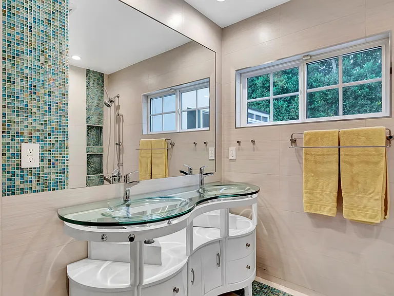 5817 Ranchito Ave — Photo 100