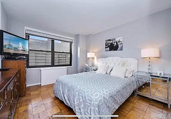 4th image of 160 W End Ave #12KK