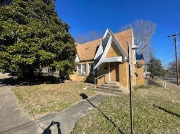 121 2nd St, Hot Springs National Park, AR 71913