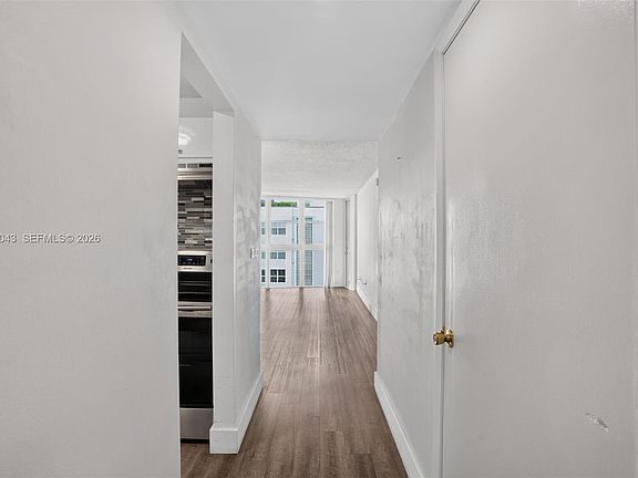 5th image of 1228 West Ave APT 1405