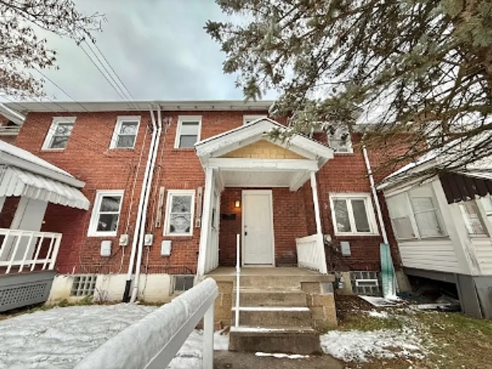866 Vankirk St
